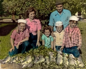 Family with fish 8x10 800x640
